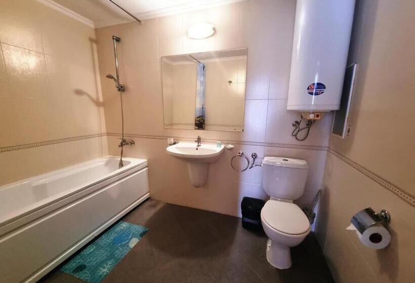 דירת חדר, Diamond Apart Complex