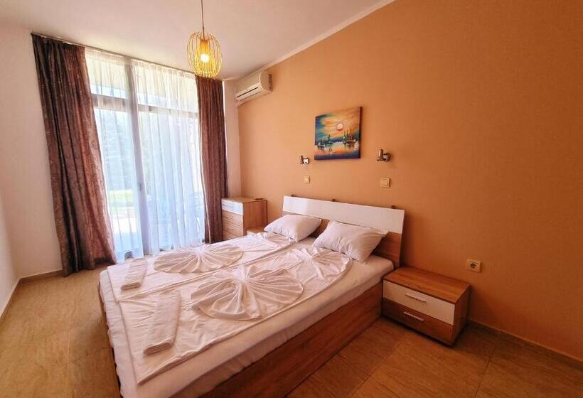 דירת חדר, Diamond Apart Complex