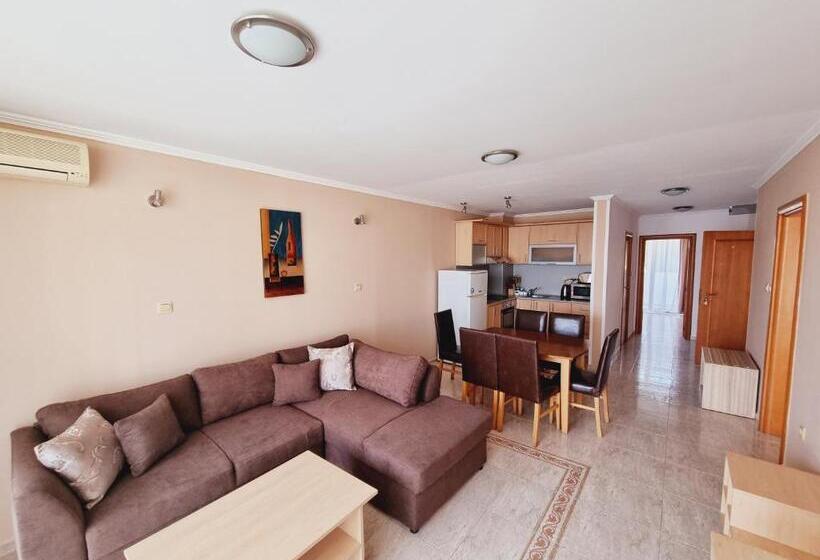 דירת שני חדרים, Diamond Apart Complex