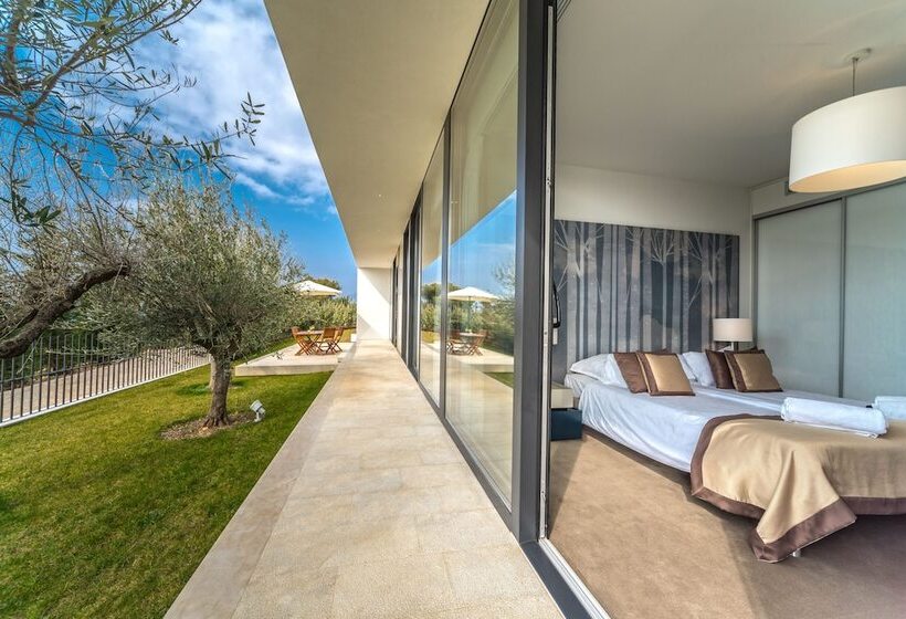 サイドオーシャンビューの２ベッドルームアパート, Golden Rays Luxury Apartments