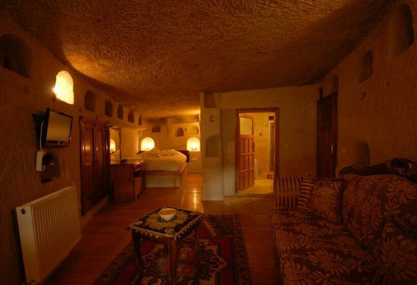 جناح ديلوكس, Arif Cave