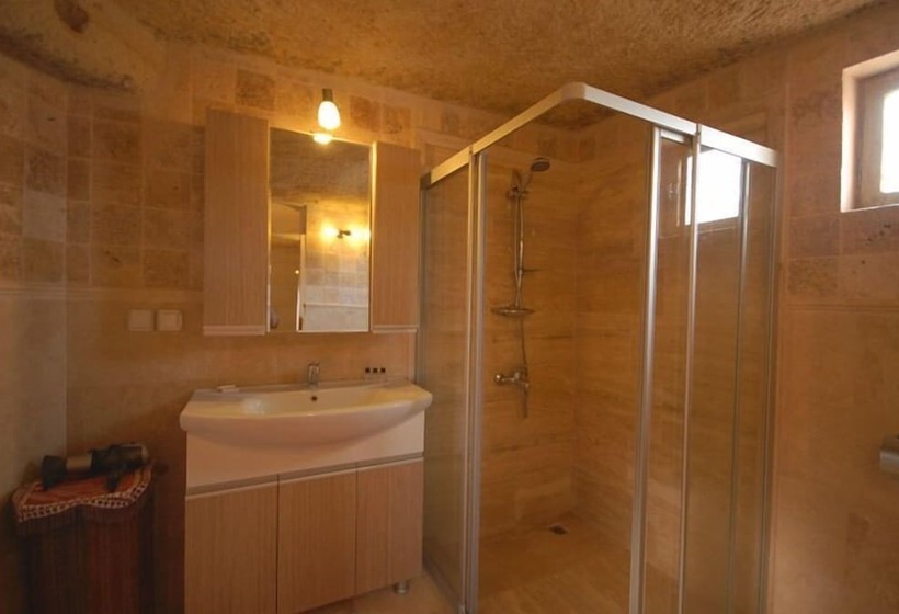 غرفة قياسية, Arif Cave