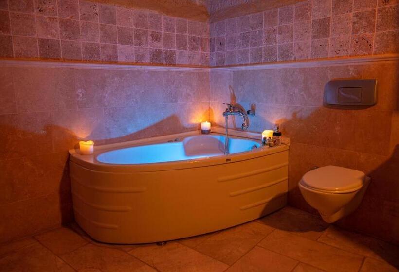 جناح إدارى, Arif Cave