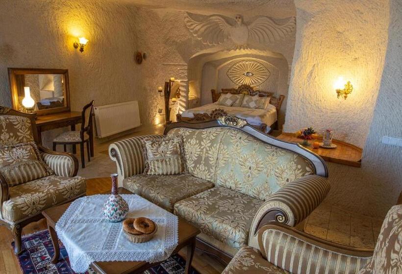 جناح إدارى, Arif Cave