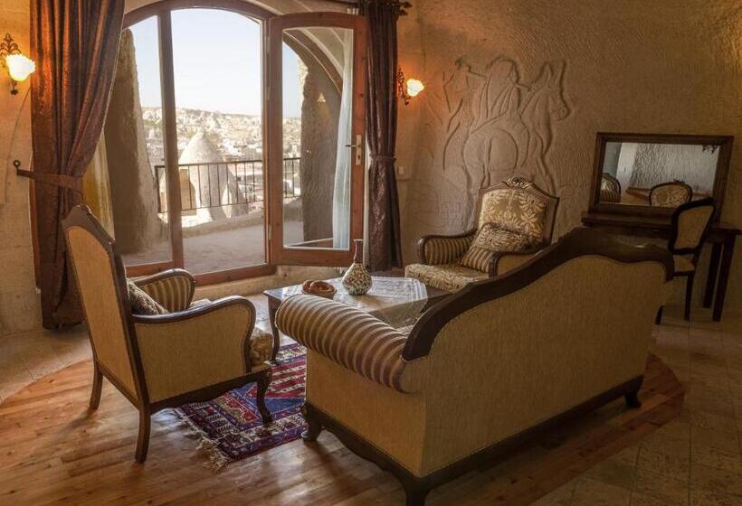 جناح إدارى, Arif Cave