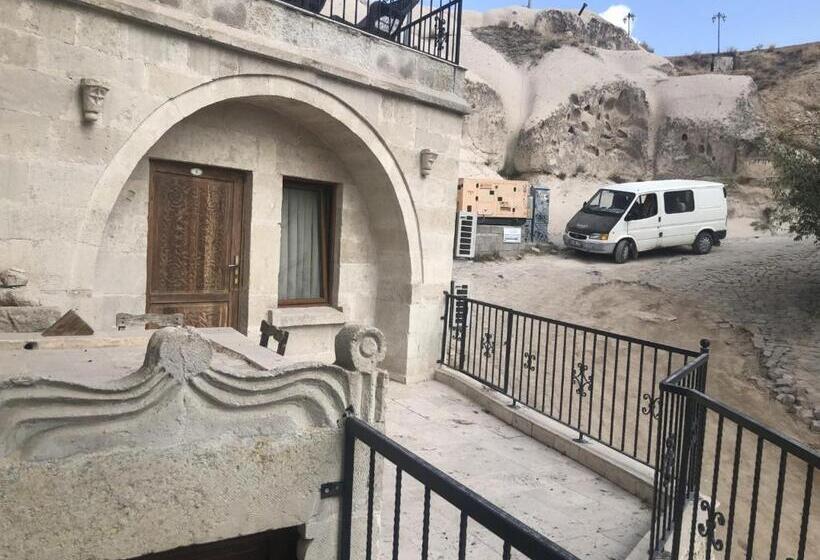 غرفة ديلوكس, Arif Cave