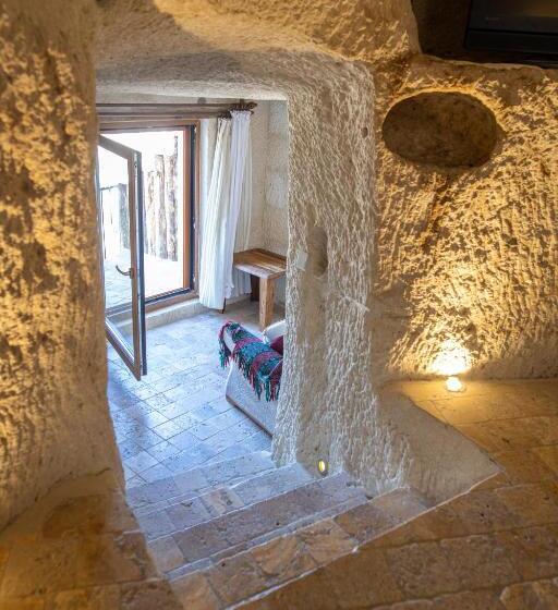 غرفة قياسية ذات إطلالة بانورامية, Arif Cave