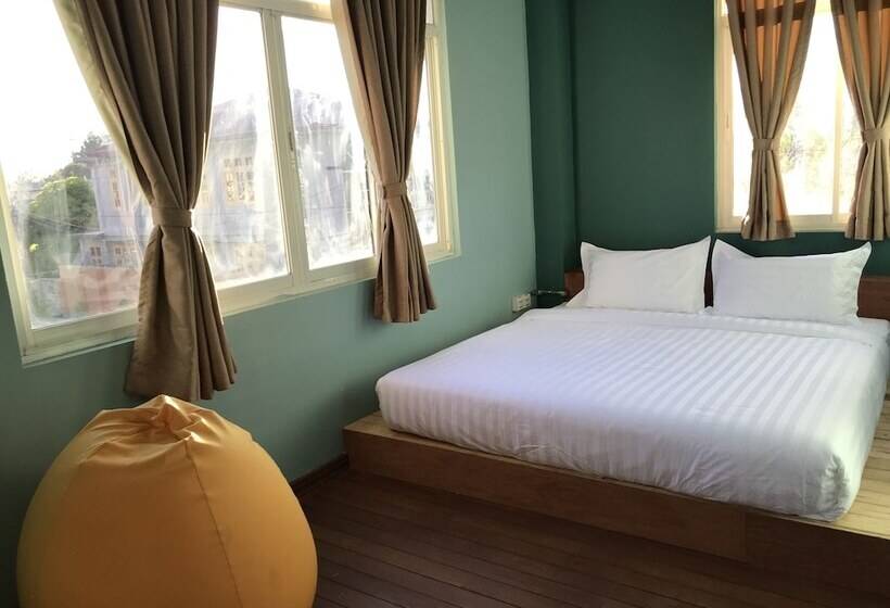 اتاق استاندارد با سرویس بهداشتی مشترک, Baobabed Hostel Nyaung Shwe