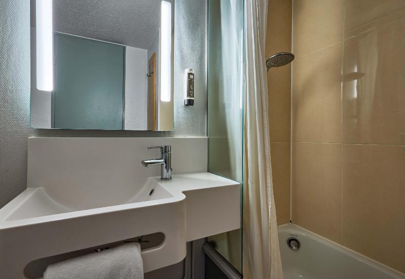 Номер Стандарт, B&b Hotel Cherbourg