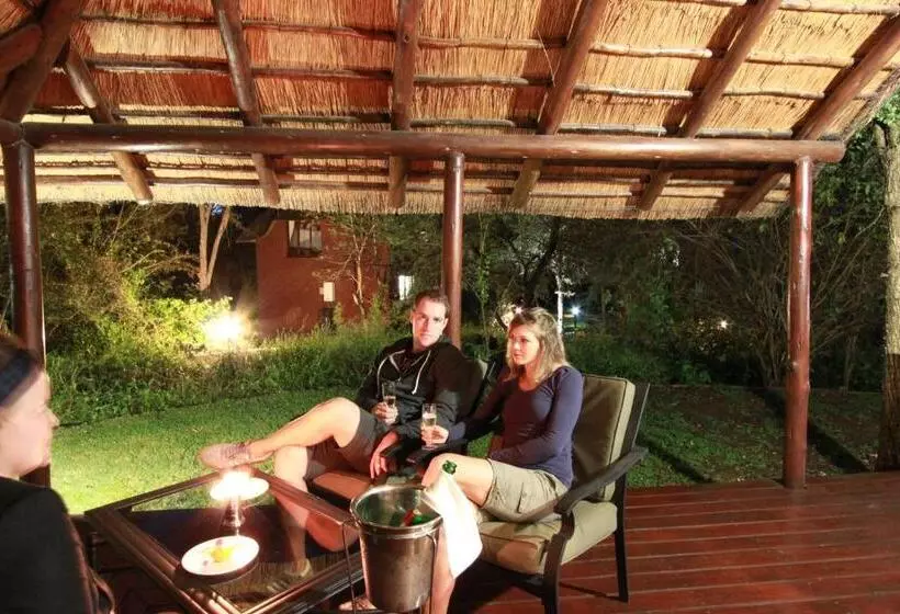 Deluxe Neljän Hengen Huone, Grand Kruger Lodge And Spa