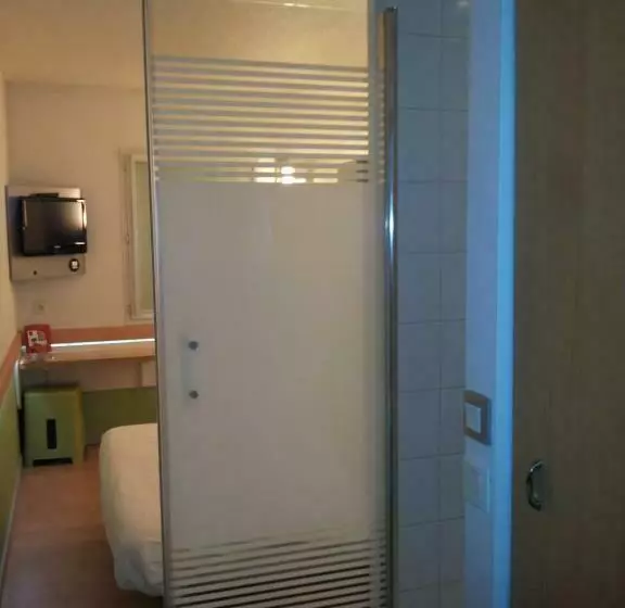 اتاق استاندارد سه نفره, Ibis Budget Gennevilliers Asnières