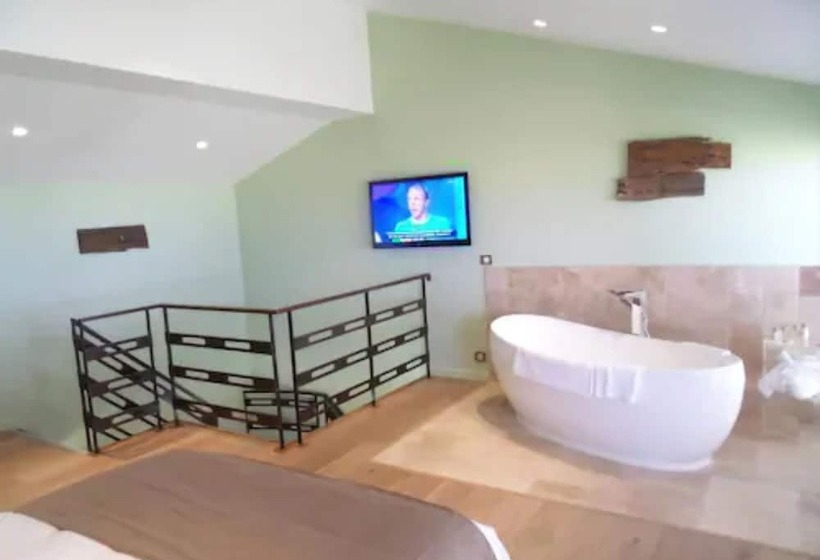 주니어 스위트, La Lagune