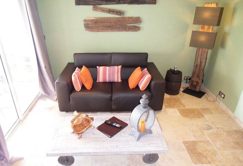 주니어 스위트, La Lagune