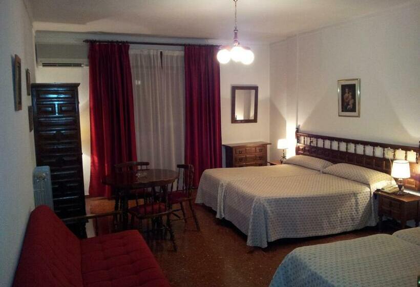 غرفة قياسية رباعية, Río Piscina