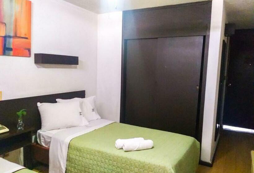 חדר סטנדרט לשלושה, Trevi