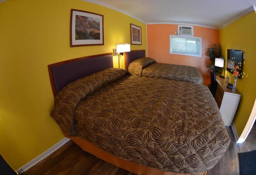 带2个双人床的标准工作室, Harmony Inn