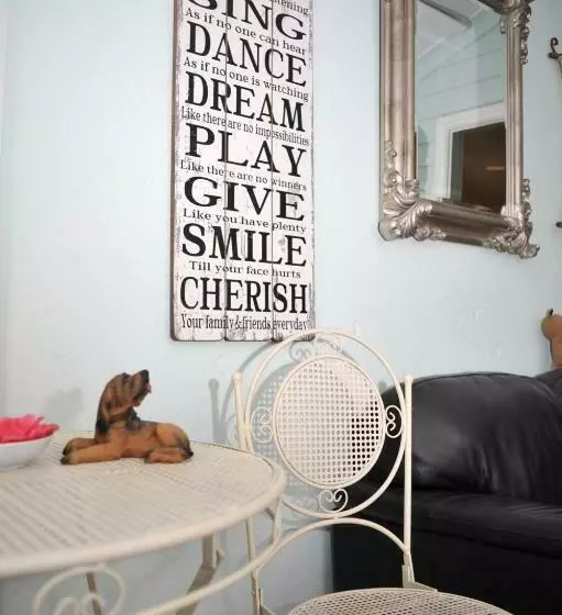 スイート, Must Love Dogs B&b & Self Contained Cottage