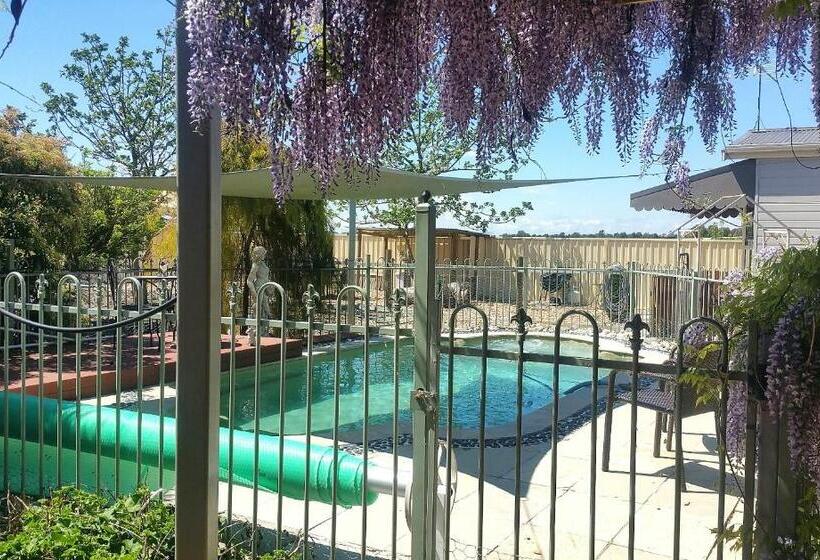 וילה בת חדר שינה 1, Must Love Dogs B&b & Self Contained Cottage