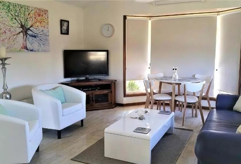 ビラホテル１ベッドルーム, Must Love Dogs B&b & Self Contained Cottage