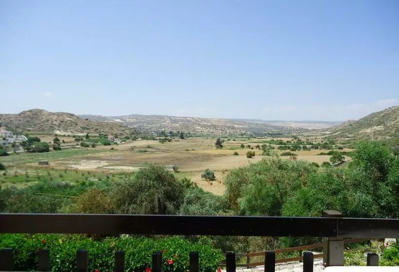 استودیوی استاندارد, Pelekanos Apartments