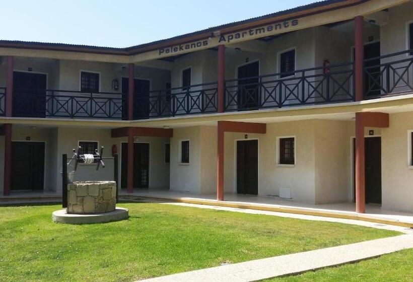 استودیوی استاندارد, Pelekanos Apartments