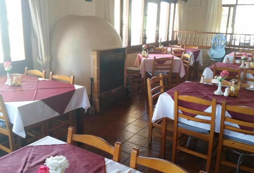 استودیوی استاندارد, Pelekanos Apartments