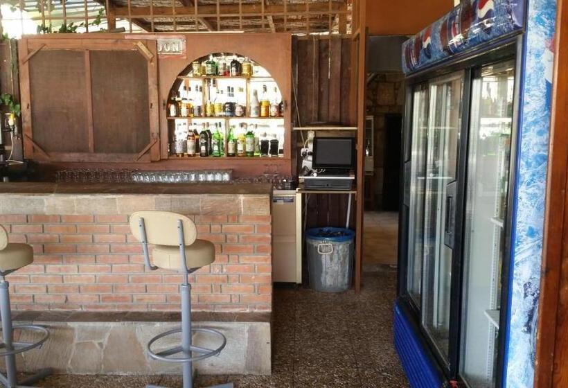 استودیوی استاندارد, Pelekanos Apartments