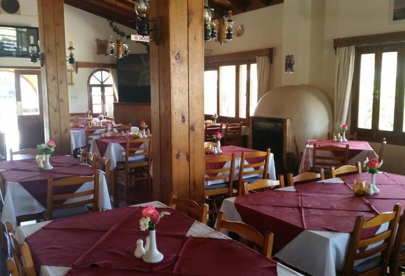 استودیوی استاندارد, Pelekanos Apartments