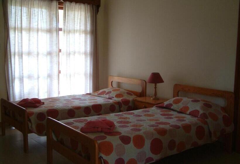 استودیوی استاندارد, Pelekanos Apartments