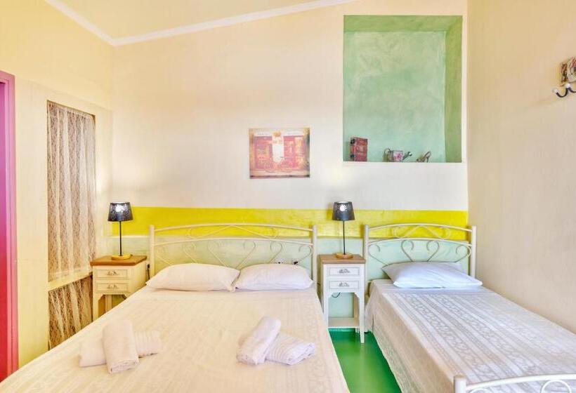 اتاق استاندارد سه نفره, Boutique Florence