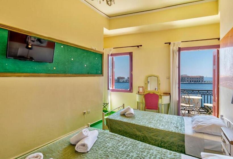 اتاق استاندارد چهار تخته با چشم‌انداز دریا, Boutique Florence