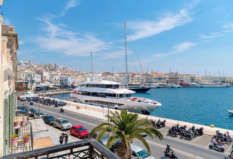 اتاق استاندارد چهار تخته با چشمانداز دریا, Boutique Florence