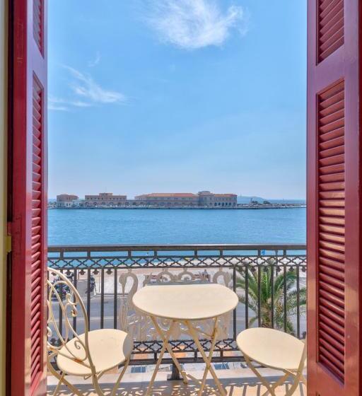 اتاق استاندارد چهار تخته با چشمانداز دریا, Boutique Florence