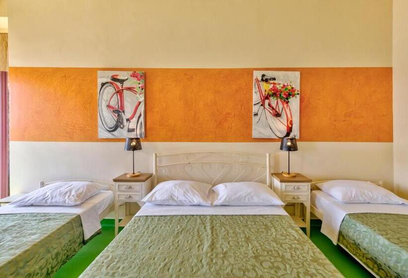 اتاق استاندارد چهار تخته, Boutique Florence