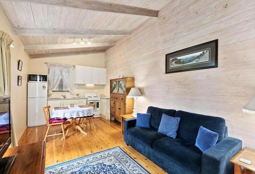 샬레, Clarendon Chalets