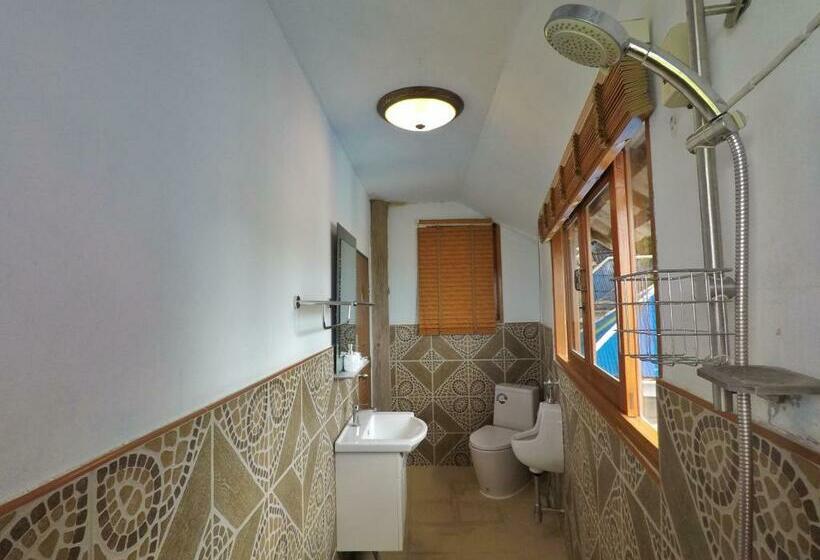 デラックスバンガロー, Dd Hut Koh Tao