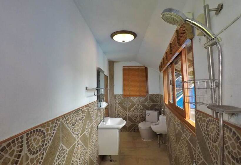 デラックスバンガロー, Dd Hut Koh Tao