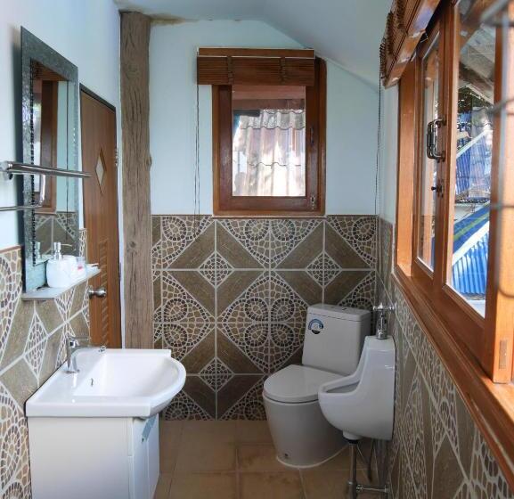 デラックスバンガロー, Dd Hut Koh Tao