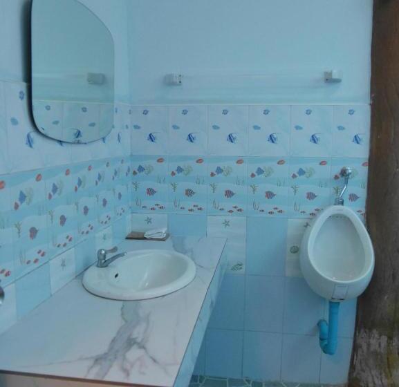 コンフォートトリプルルーム, Dd Hut Koh Tao