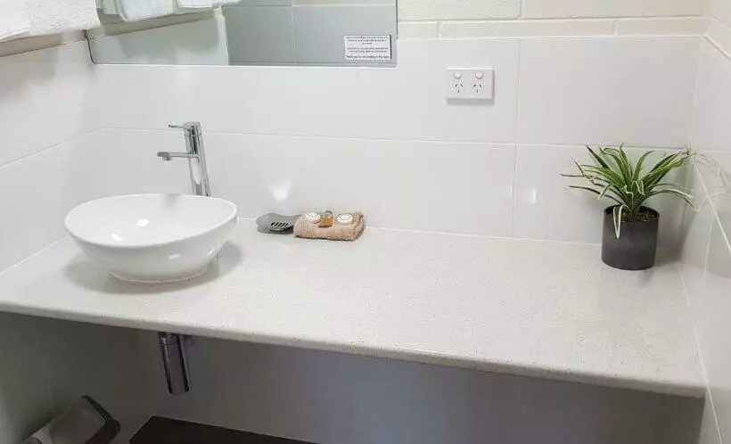 اتاق خانوادگی, Vineland Motel Mildura