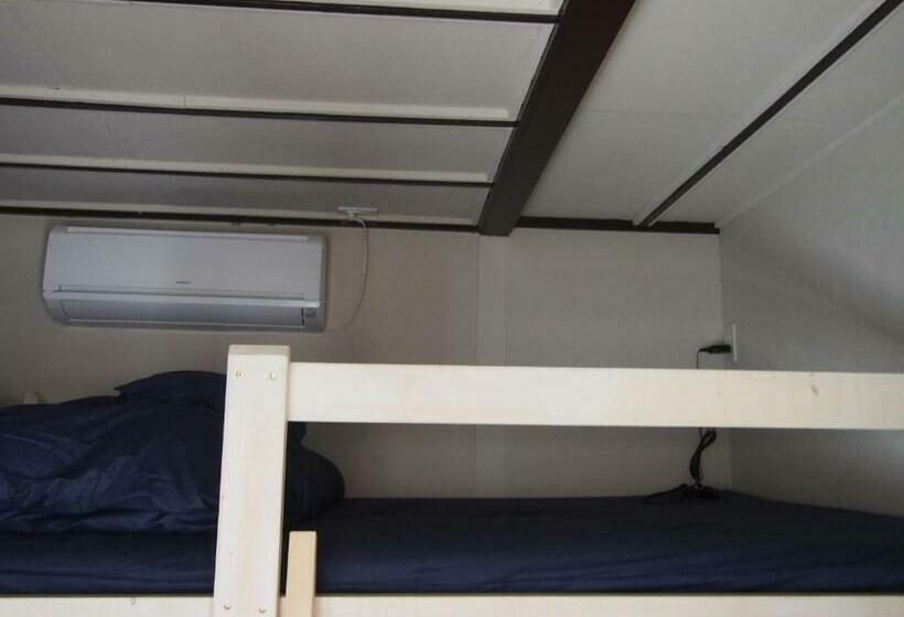 تختخواب در اتاق مشترک, 328 Hostel & Lounge