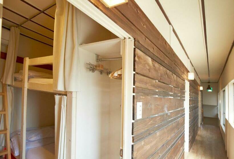 اتاق اکونومی, 328 Hostel & Lounge