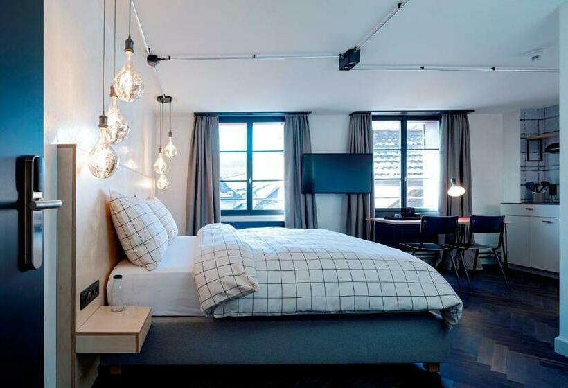 اتاق استاندارد, Apart Adler