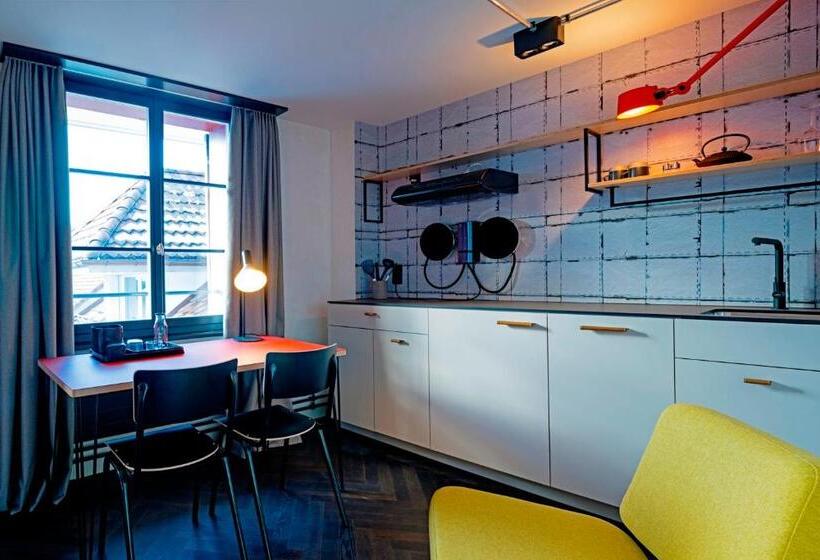 اتاق استاندارد, Apart Adler