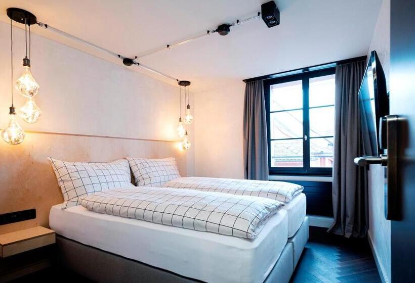 اتاق استاندارد, Apart Adler