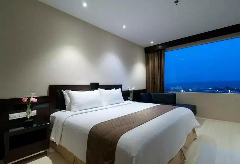 Cameră Deluxe Pat King Size, Aria Gajayana