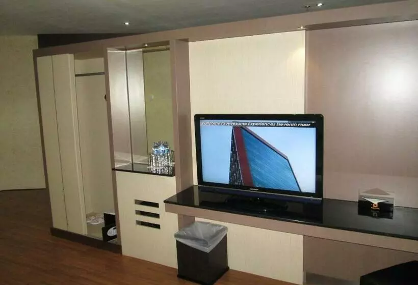 Cameră Deluxe, Aria Gajayana