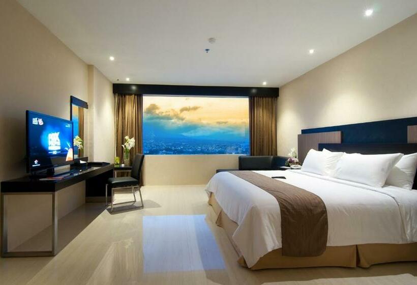 Номер Executive, Aria Gajayana