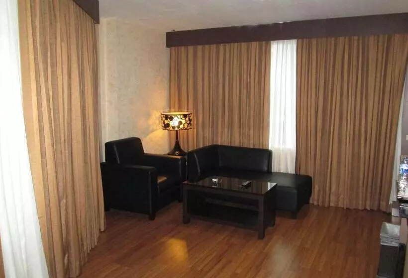 Suite, Aria Gajayana