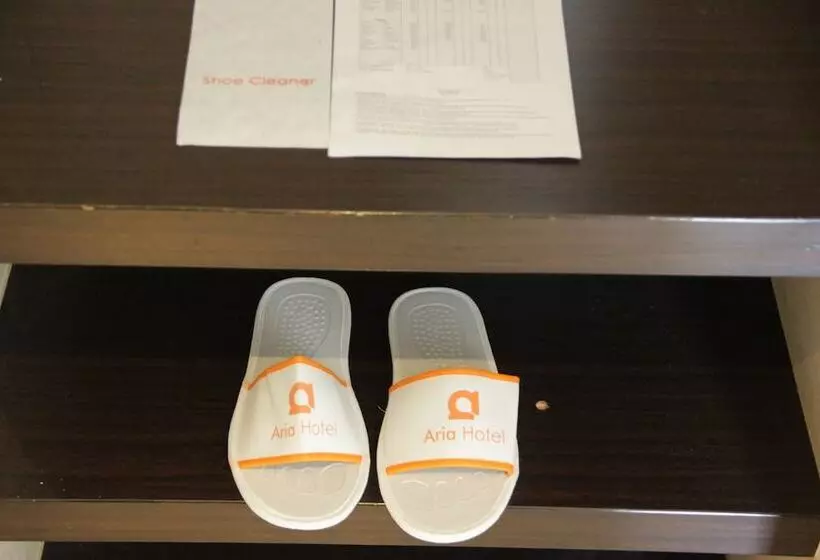 Cameră Deluxe, Aria Gajayana